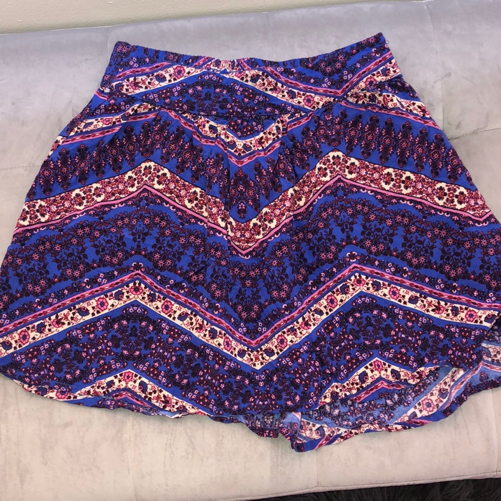 Patterned skirt!